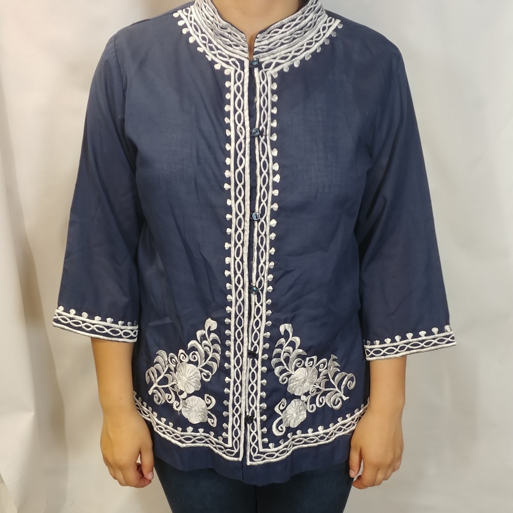 Vintage Daisy's Hand Embroidered Button Up